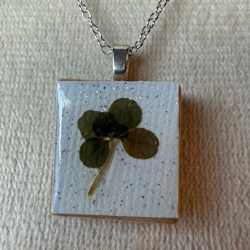 Hand-Crafted Real 4 Four Leaf‎ Clover Scrabble Tile Pendant w/ Silver Chain #08